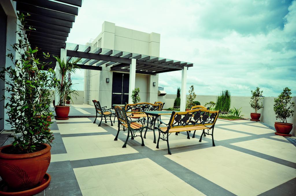 Santomas Suites Santo Tomas Экстерьер фото