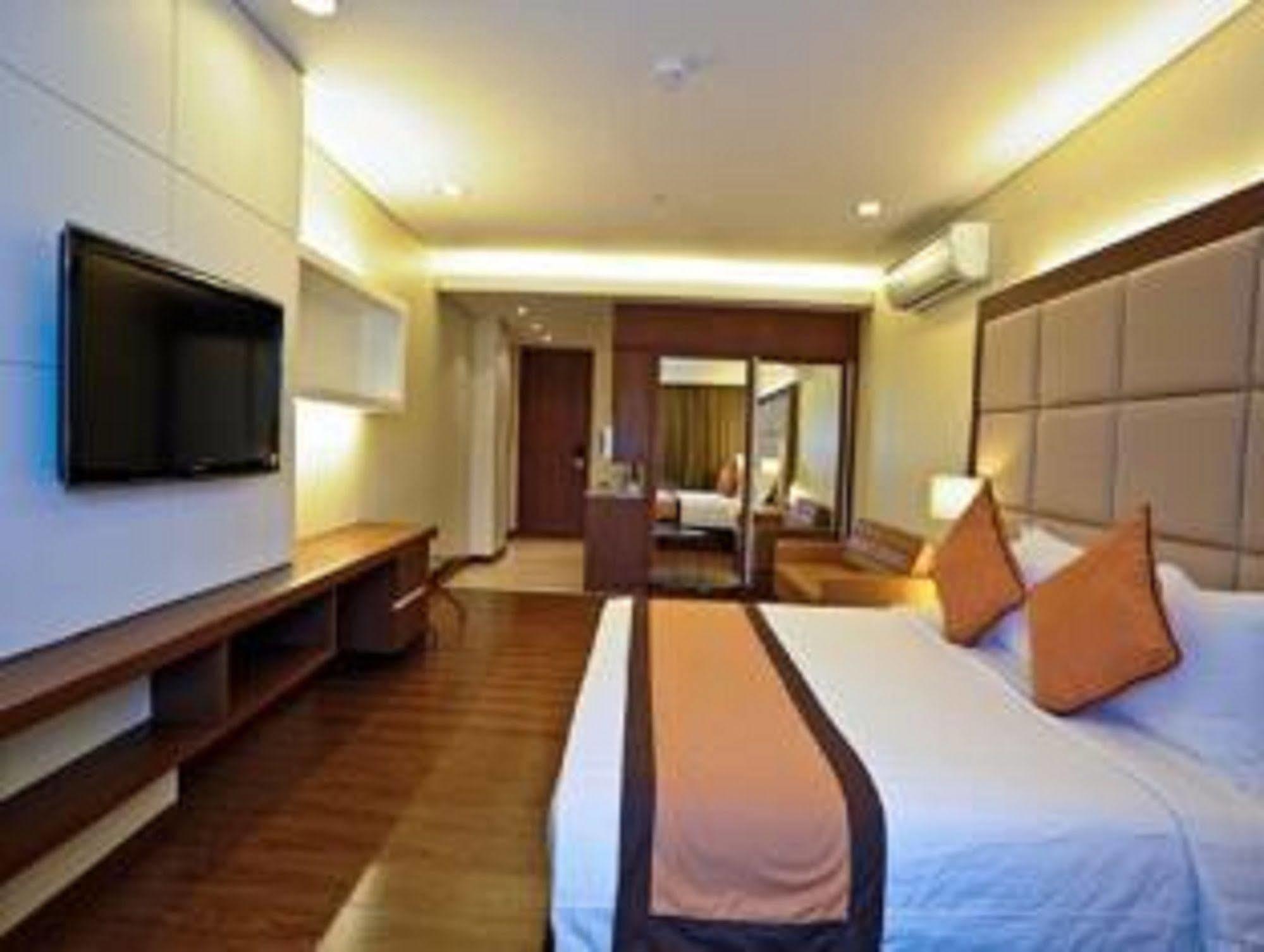 Santomas Suites Santo Tomas Экстерьер фото